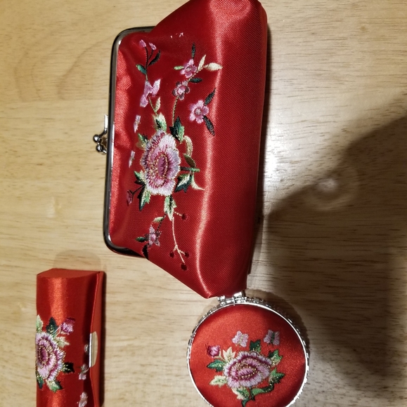 PURSE with compact mirror, lipstick holder & hook - Picture 2 of 8